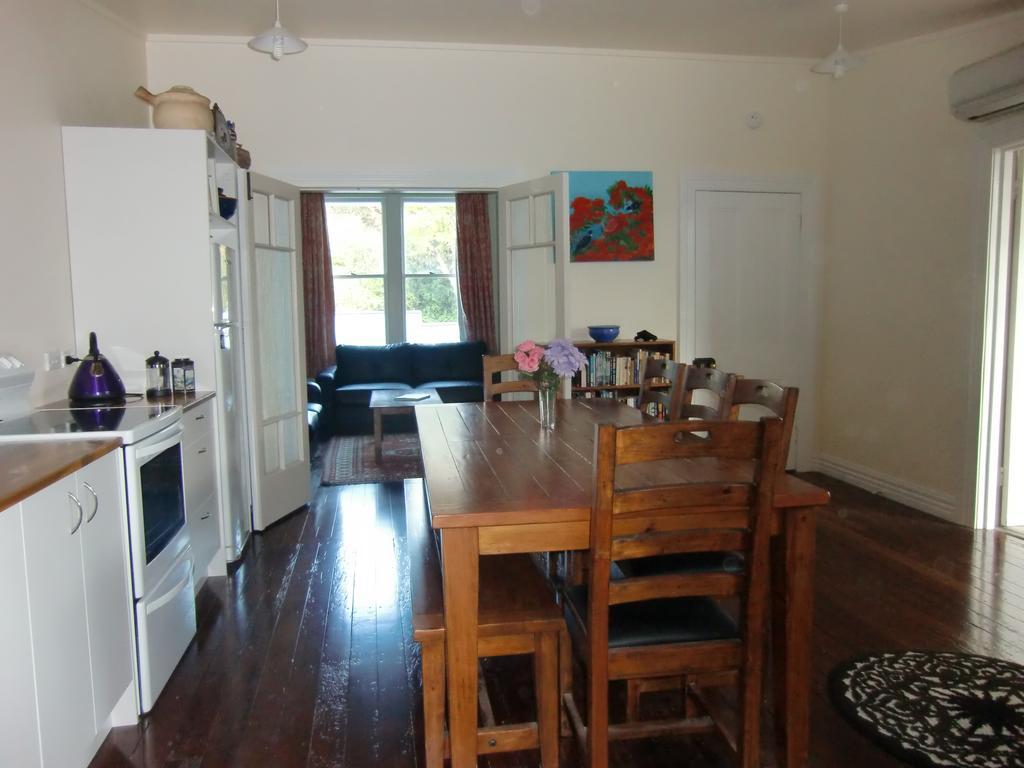 Oamaru Green Cottage Exterior photo